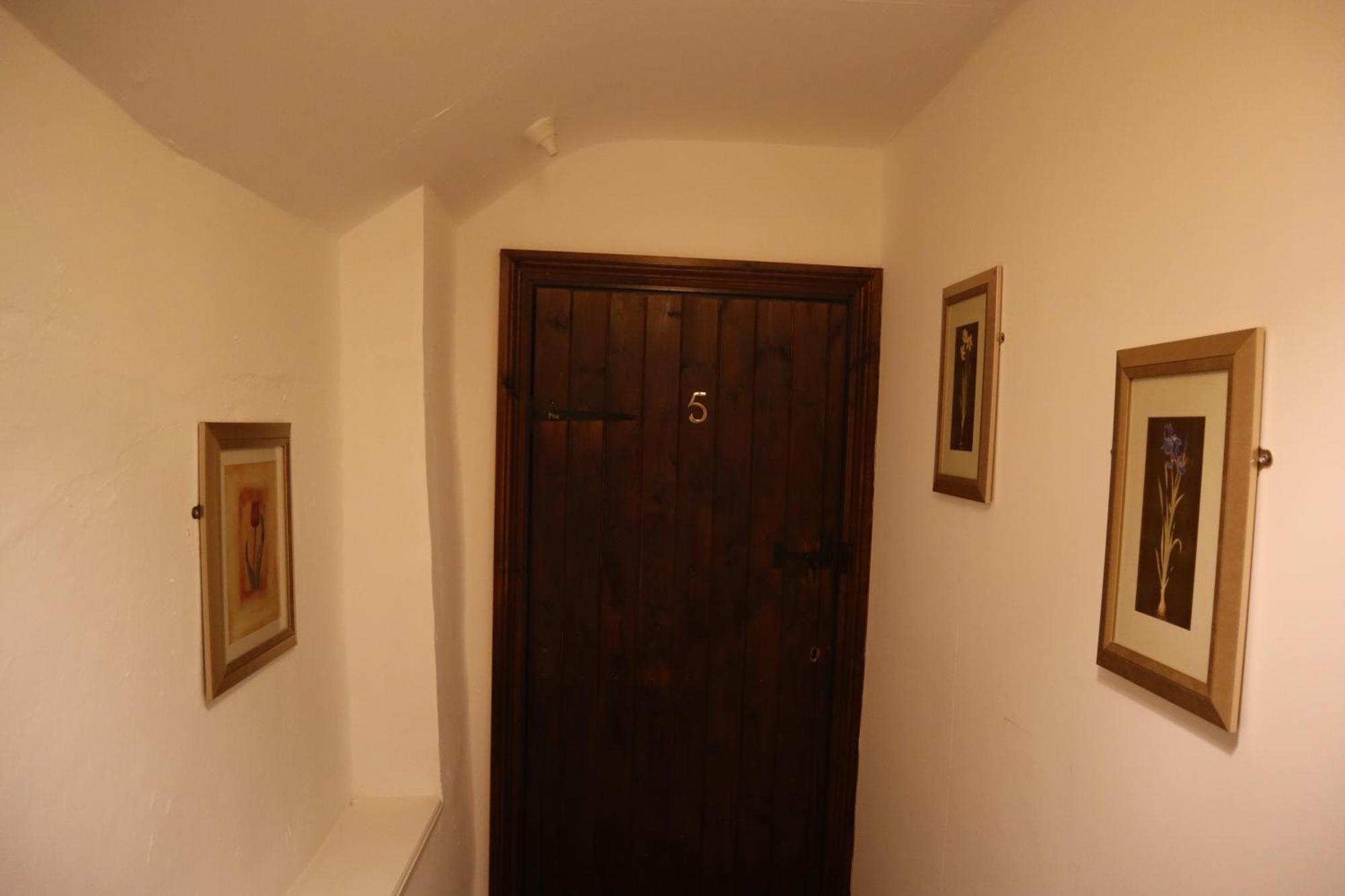 The White Horse Inn 2*